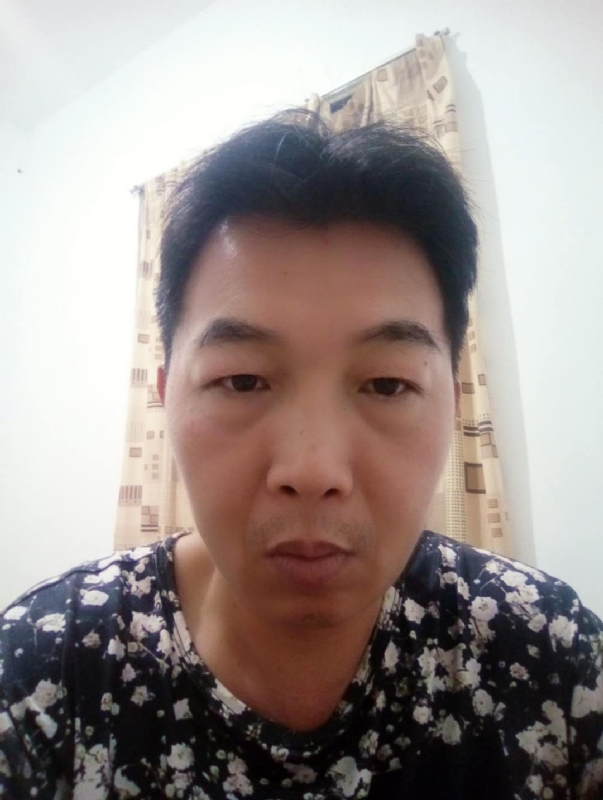 繁华哀伤的第一张照片--晋江婚介网