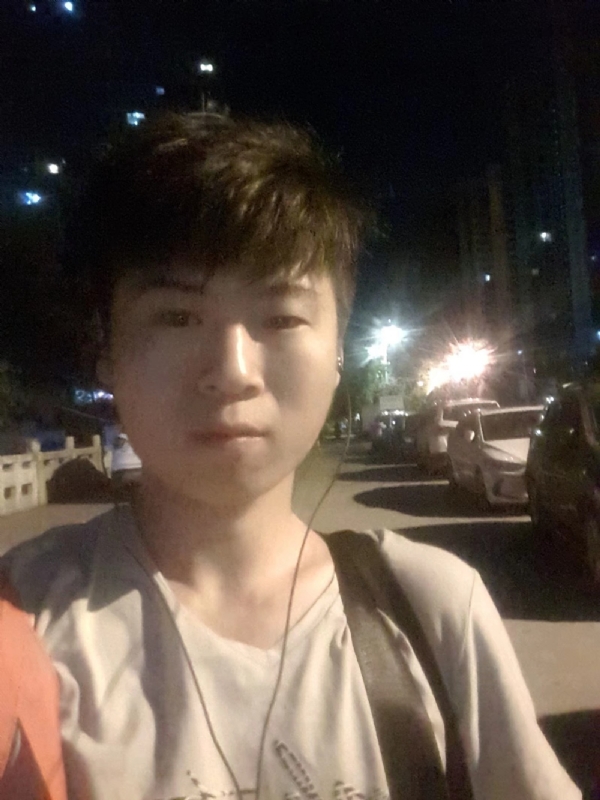 流星的瞬间的第一张照片--晋江婚介网