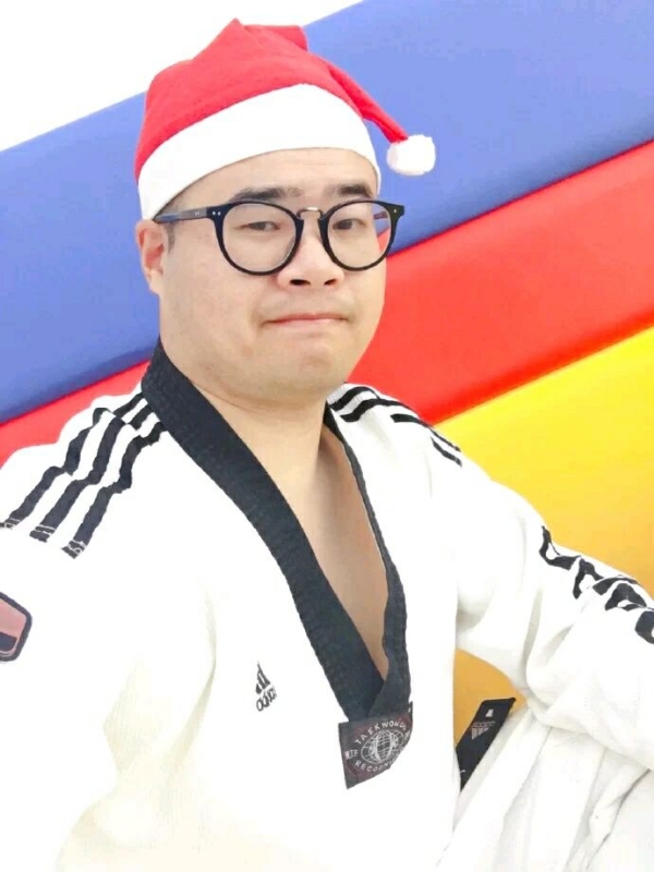 何当重相见的第一张照片--晋江婚介网