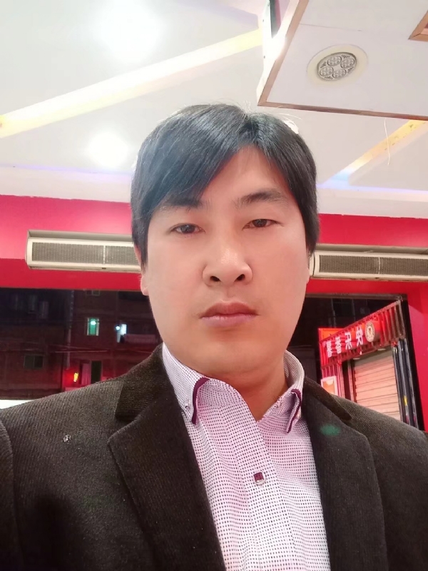 奔跑的第二张照片--晋江婚介网