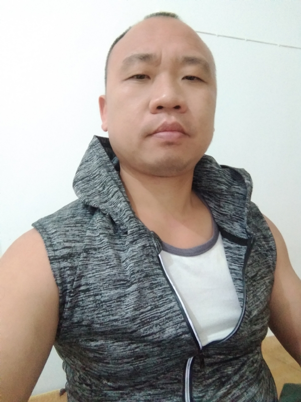 whm的第二张照片--晋江婚介网