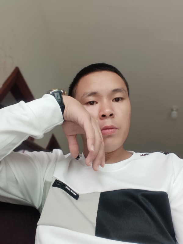 冷漠的第一张照片--晋江婚介网