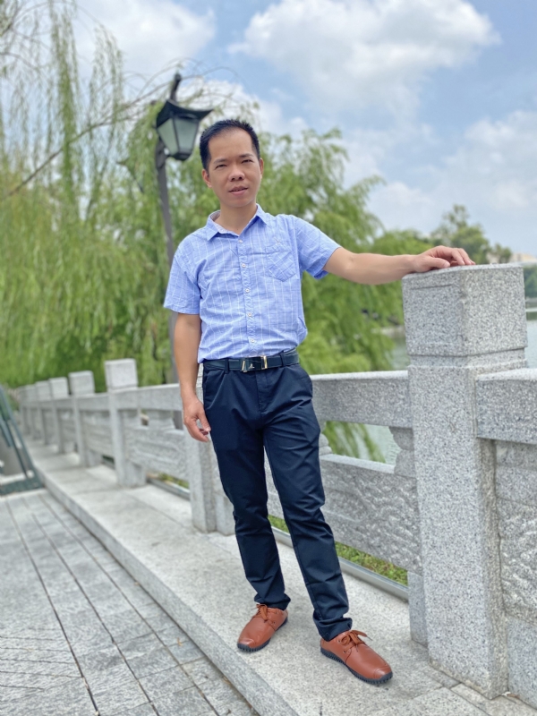 奇峰向阳的第一张照片--晋江婚介网