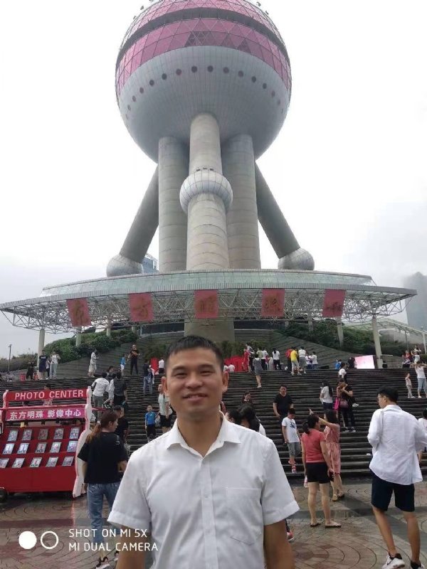 小猫吃老鼠的第一张照片--晋江婚介网