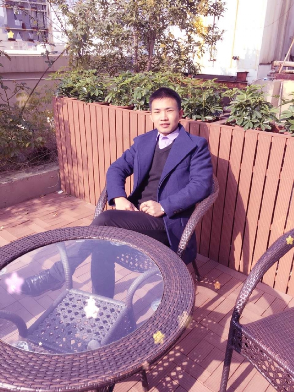 周哥哥的第一张照片--晋江婚介网