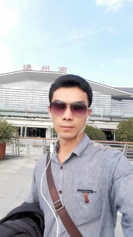 错把真心喂了狗的第三张照片--晋江婚介网