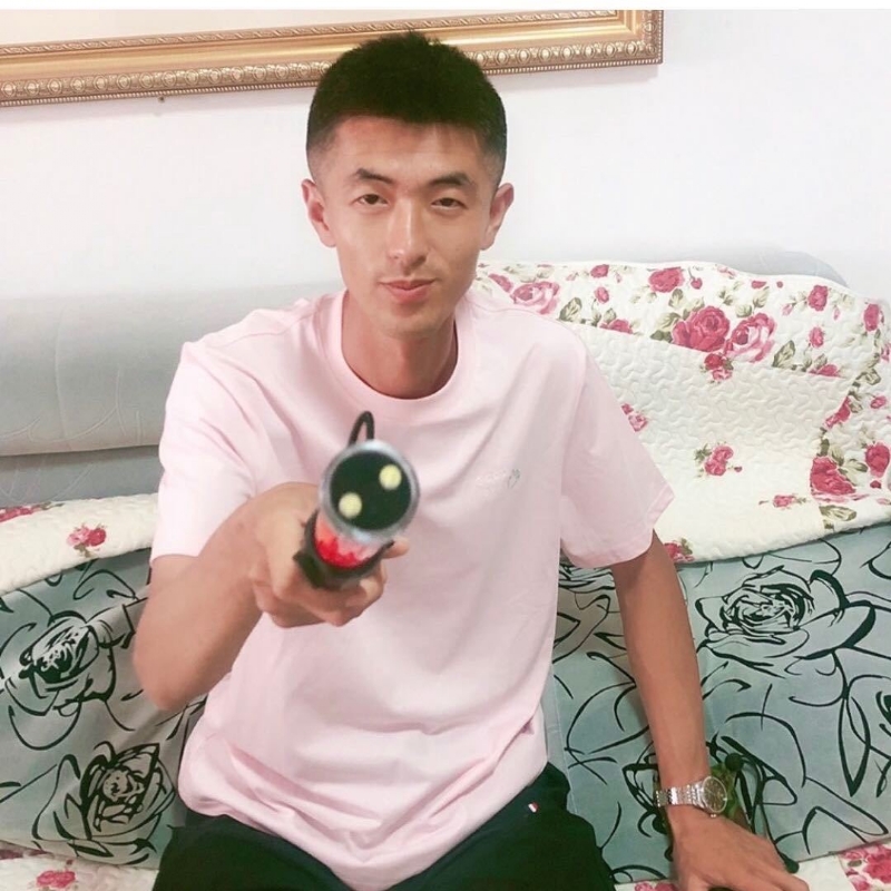 转身留下孤独的她的第一张照片--晋江婚介网