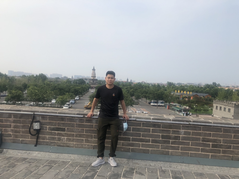 123.向左向右的第一张照片--晋江婚介网