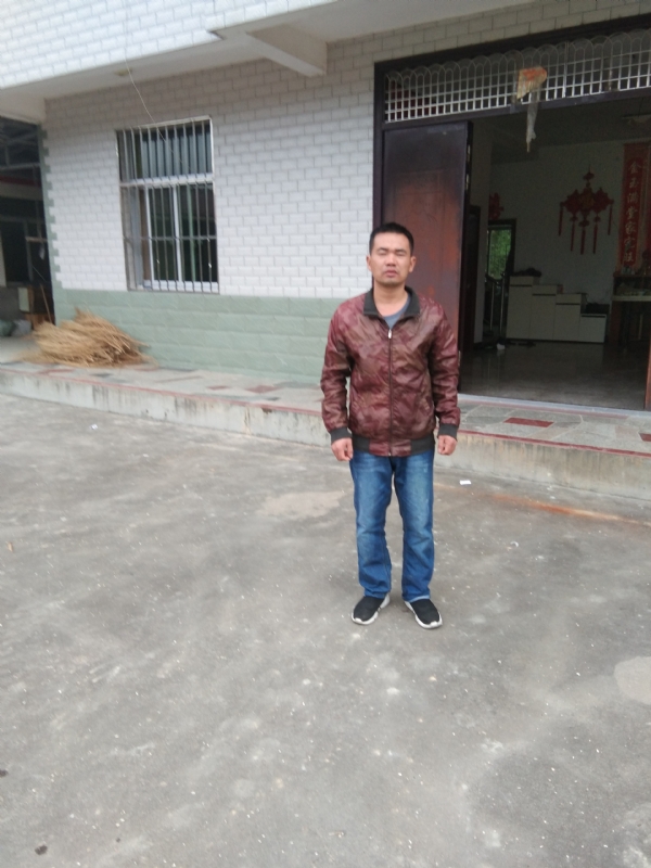 阿泉的第一张照片--晋江婚介网