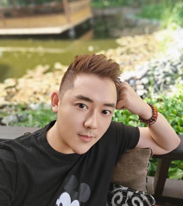 黄家豪的第二张照片--晋江婚介网