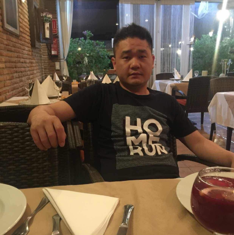 海外游子的第三张照片--晋江婚介网
